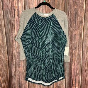 LuLaRoe Randy Raglan 3/4 Sleeve Shirt